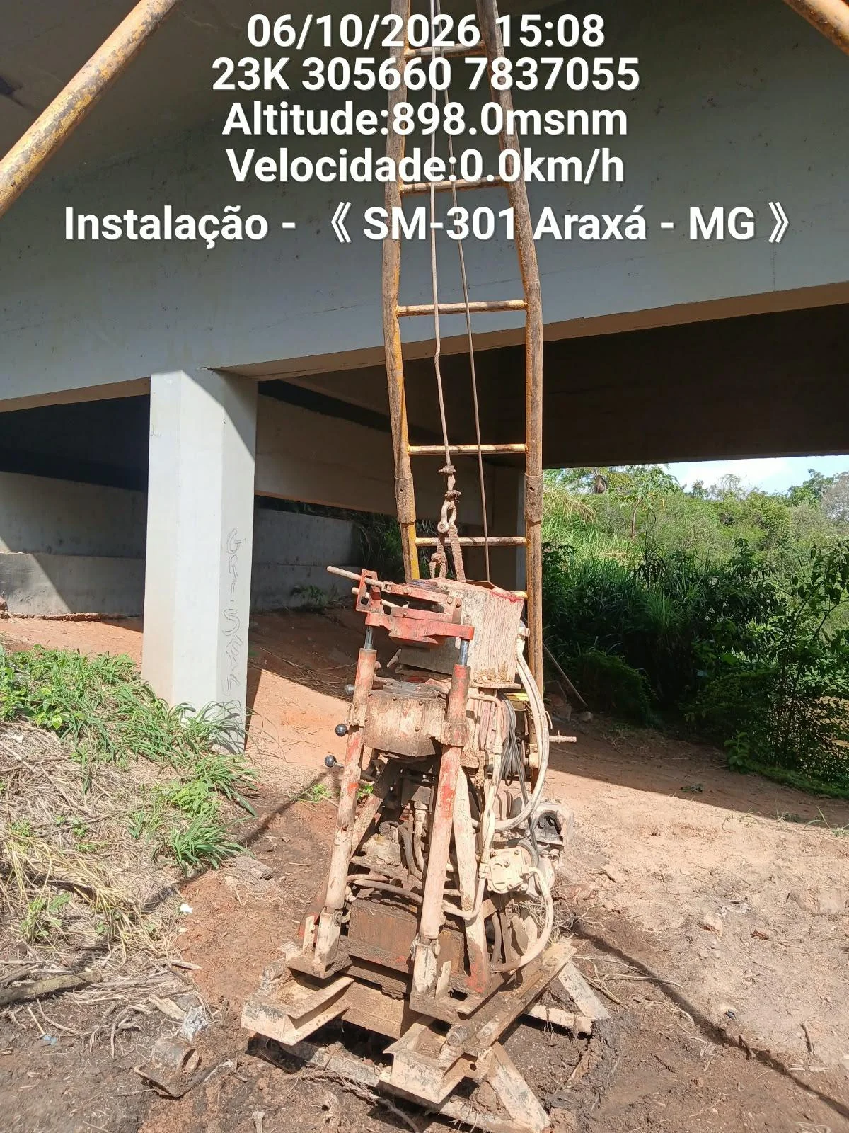 Equipamento de sondagem mista em campo na campanha da BR-262